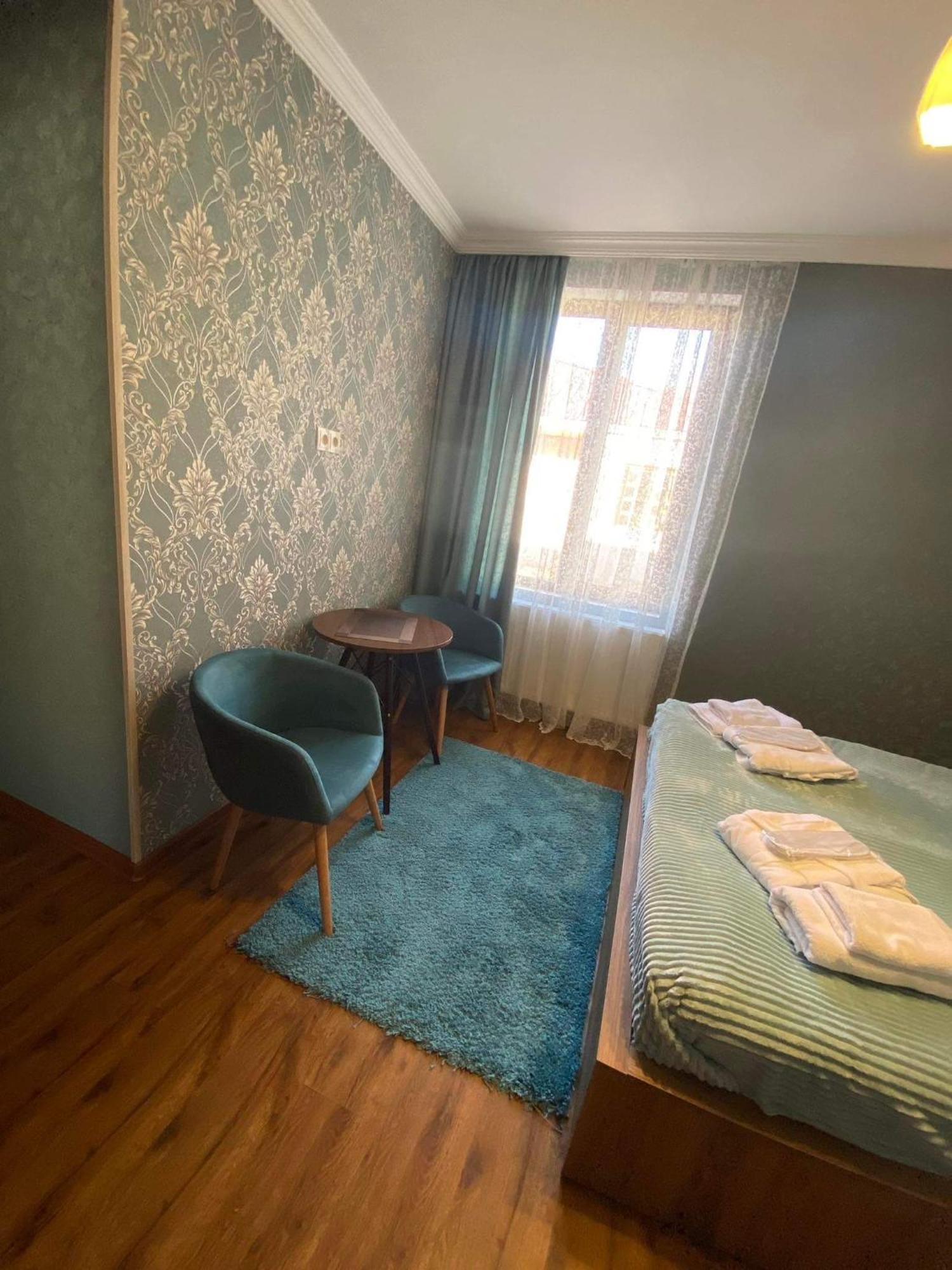 Golden Star Kazbegi Hotel Kamer foto